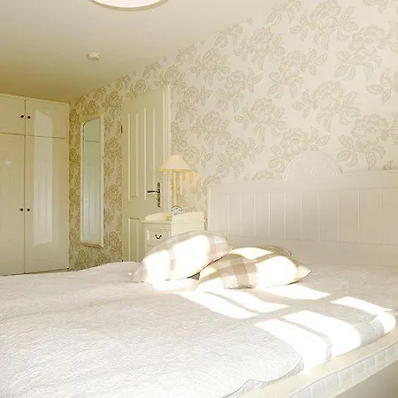 Reetdachhof-Haus-Sofie-304811 Dom wakacyjny Utersum